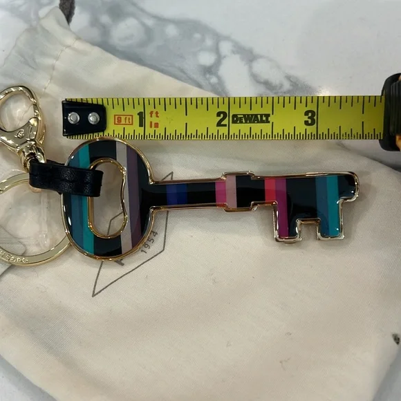 Cute.🗝️🗝️FOSSIL Key Chain - Picture 5 of 12